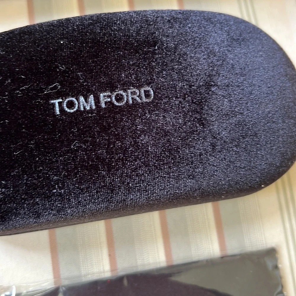 TOM FORD Medium Dark Brown Sunglass Case, NWOT - Picture 5 of 10